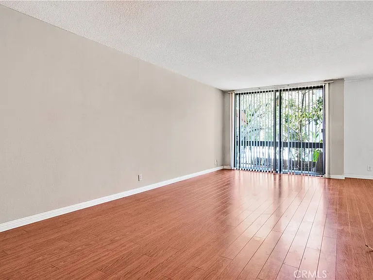 1735 N Fuller Ave #224 — Photo 16