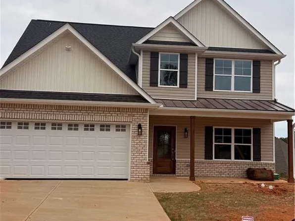 2107 Medhurst Dr, Greensboro, NC 27410