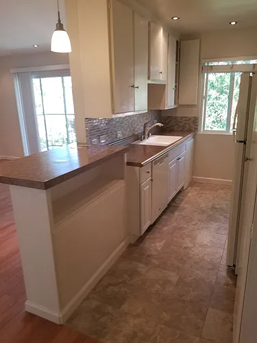 400 N Acacia Ave Photo 1
