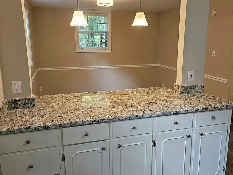 7 Park Dr — Photo 8