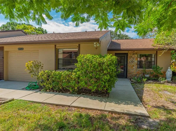 9754 Lake Seminole Dr E, Largo, FL 33773