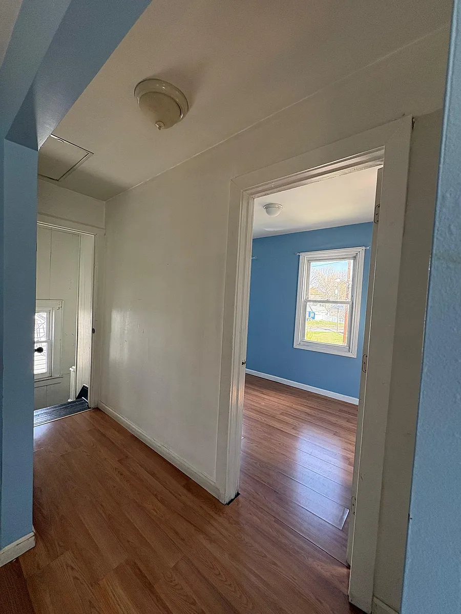 Building Photo - 326-28 Evona Ave #2F