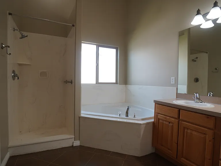 4161 Liberty Ave — Photo 16