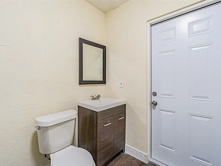 505 E Virginia Ave — Photo 11