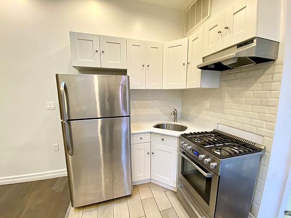 2nd image of 515 Washington Ave #2A