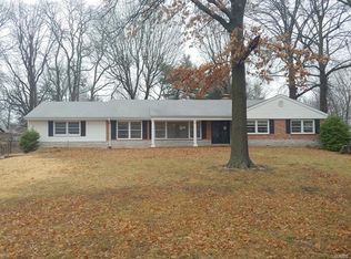 2 Biritz Dr, Saint Louis, MO 63137