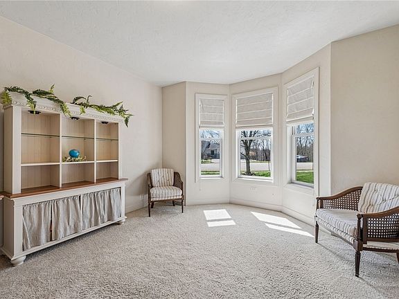 4th image of 836 Forest Oaks Trl