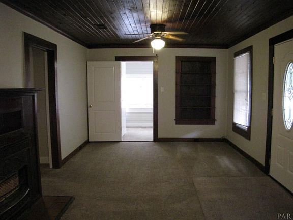 5th image of 3208 E Lloyd St