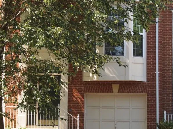 11483 Carriage Gate Ct, Fairfax, VA 22030