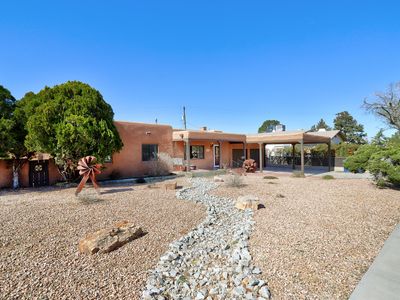 605 Ridgecrest Dr SE, Albuquerque, NM, 87108