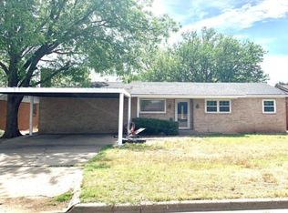 1410 Vernon St, Plainview, TX 79072