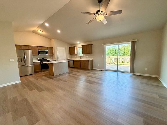 4th image of 1615 Lee Ln