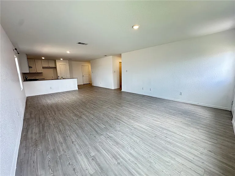 1203 Athena Dr — Photo 13