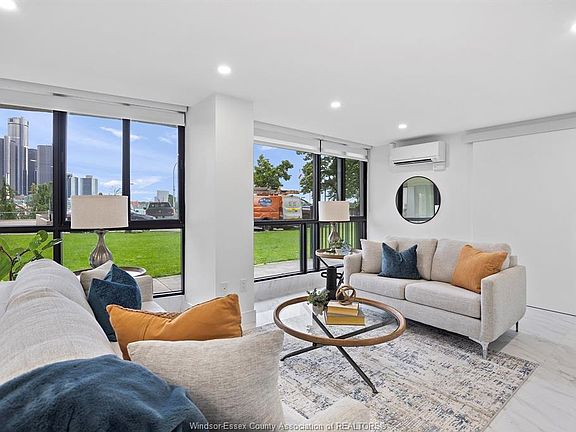 4th image of 111 Riverside Dr E #116