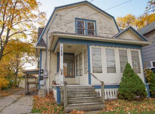 725 N Sycamore St, Lansing, MI 48906