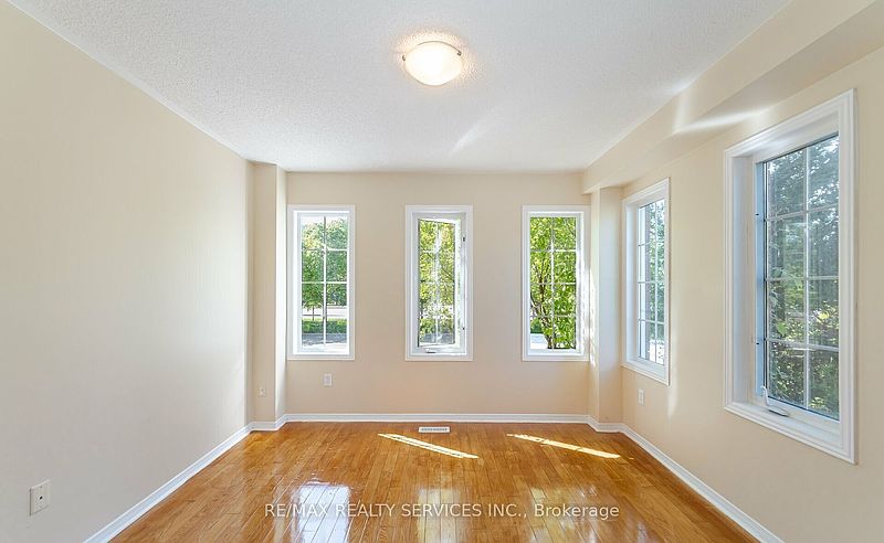 Mississauga House for rent - 3 Bedrooms — photo 5