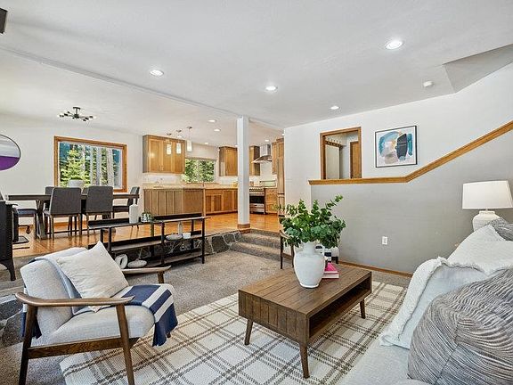 5th image of 15113 Northwoods Blvd