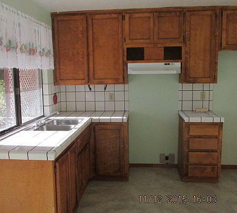 5th image of 2868 Lakewood Dr