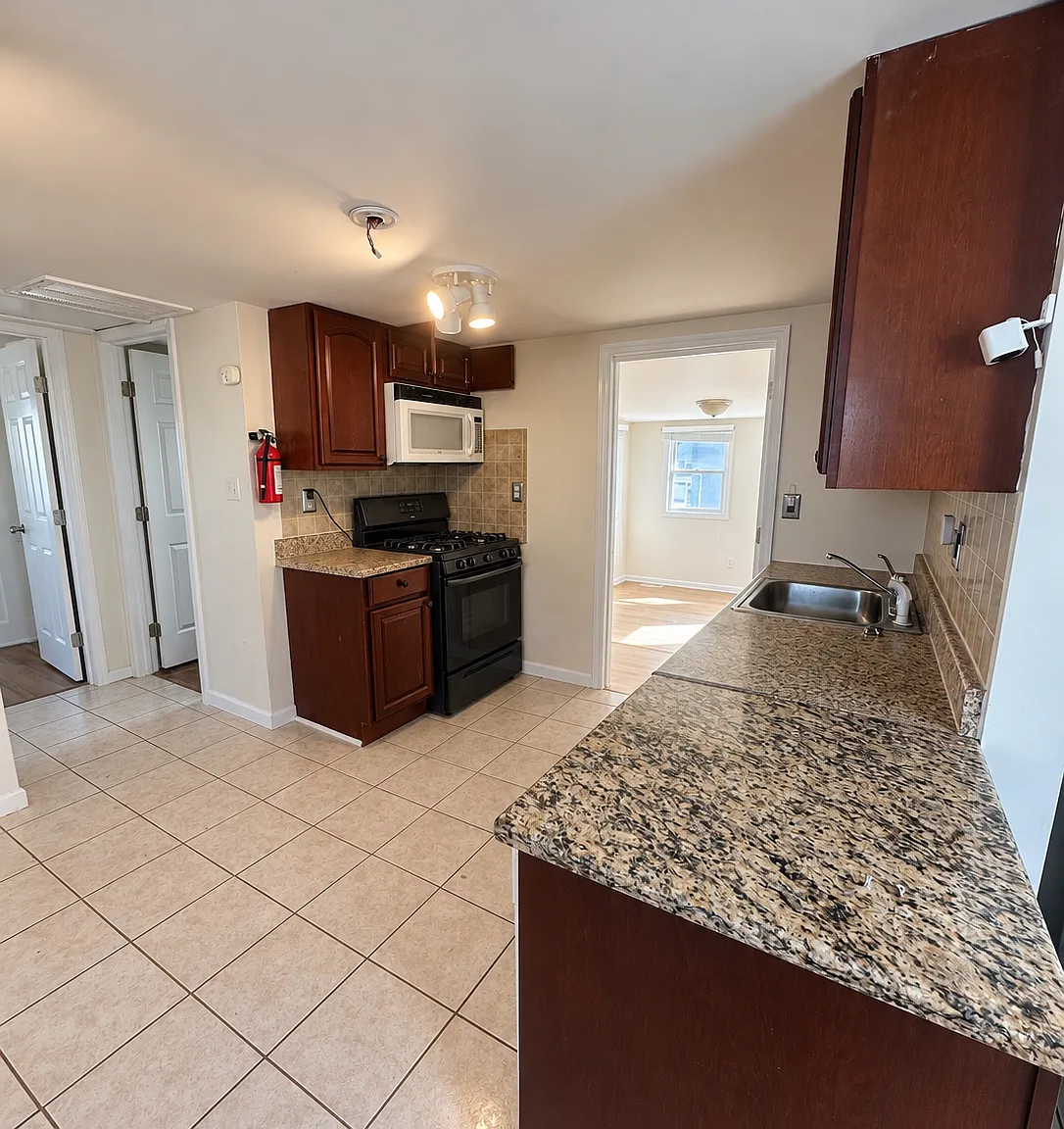 2 bed, $2,450 — Photo 3