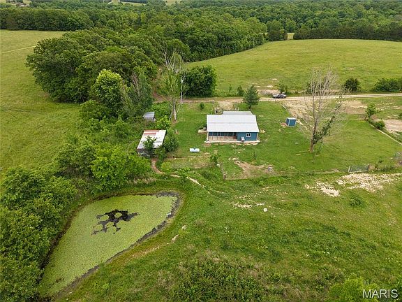 3rd image of 40190 Dandelion Rd