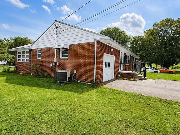 2nd image of 409 Colonial Heights Rd