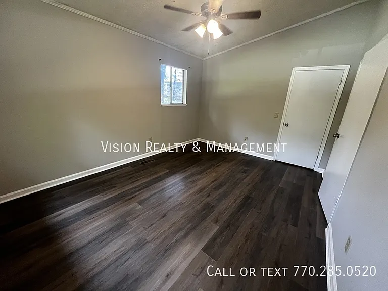150 Castlegate Cir — Photo 23