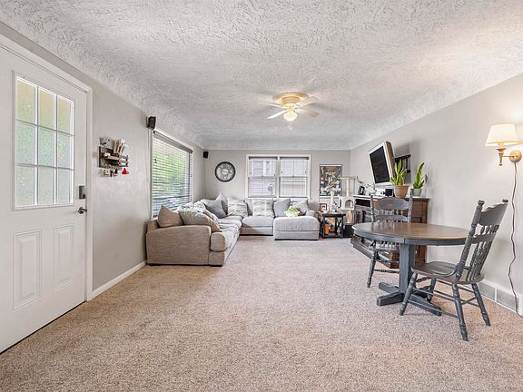 4th image of 804 2nd St
