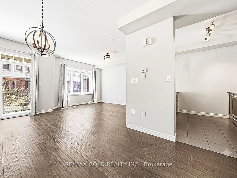 4 Bird Ln — Photo 10