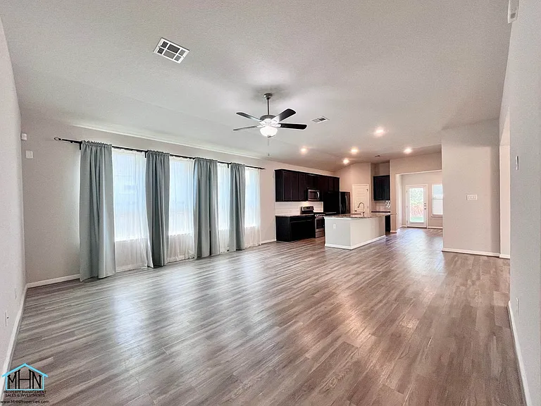 2307 Castello Way — Photo 4