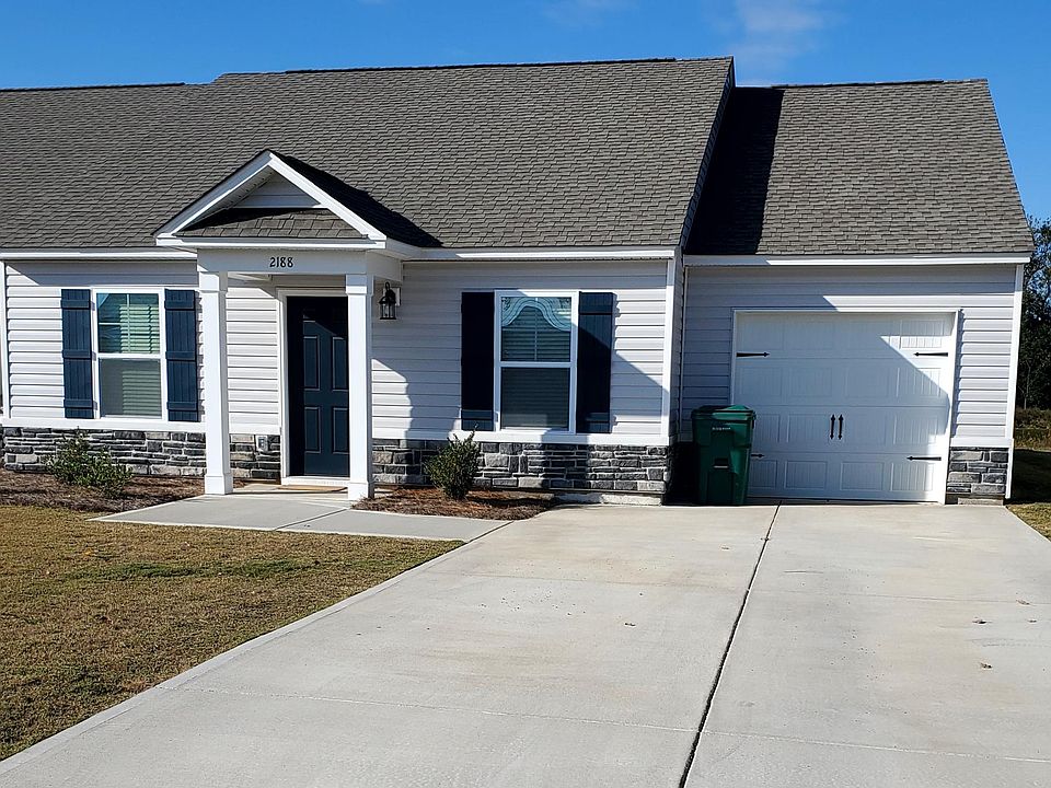 2188 Catlet Court front w/driveway