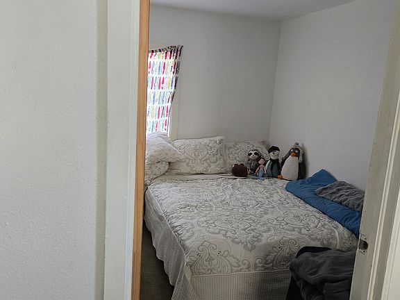 2nd image of 816 N Mesa Ave
