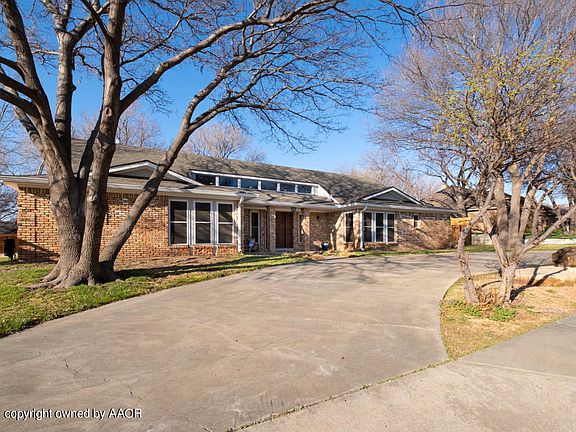 4th image of 31 Fairway Dr