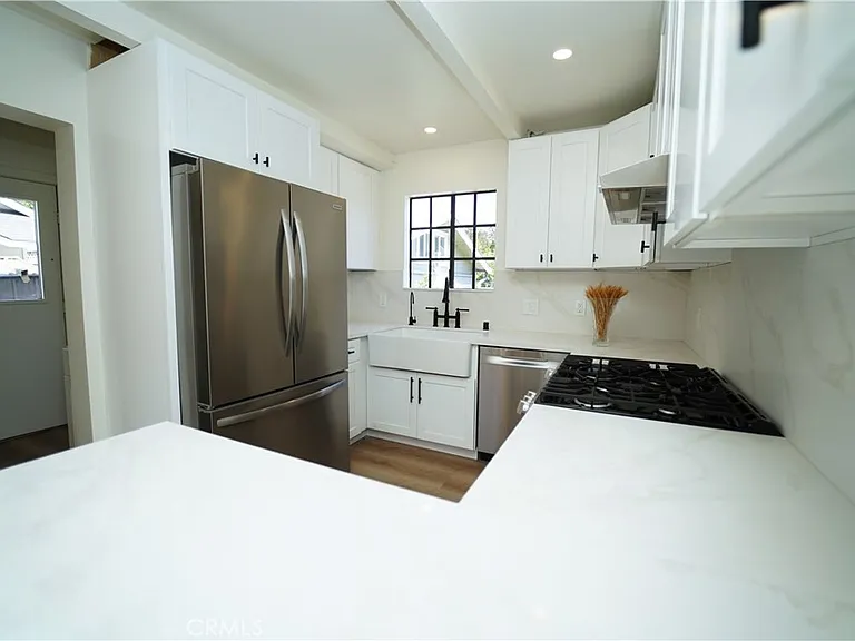 2615 Manhattan Ave — Photo 8