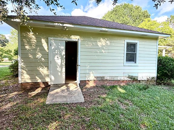 4th image of 207 Hopkins Ave