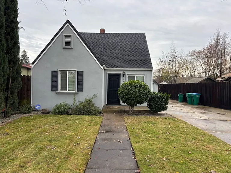 845 S School St — Photo 1