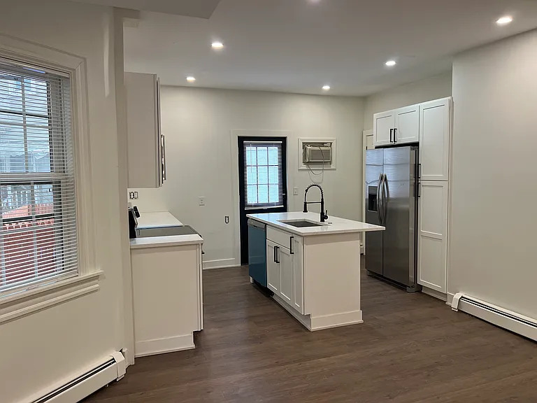 511 Angell St #1 — Photo 3