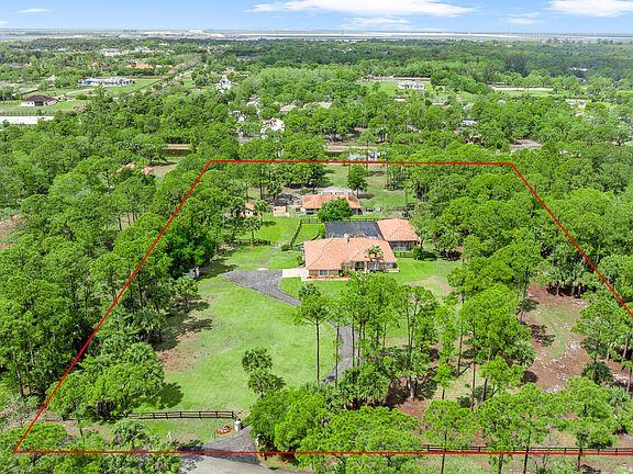 3rd image of 2559 Palm Deer Drive