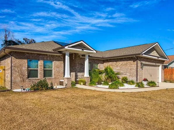 2 W Casa Loma Dr, Mary Esther, FL 32569