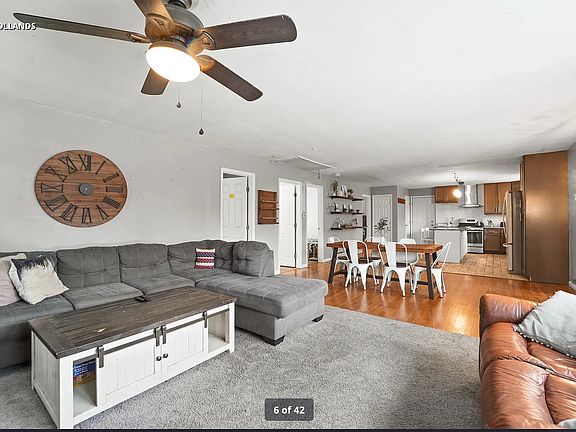 3rd image of 628 Coddington Rd