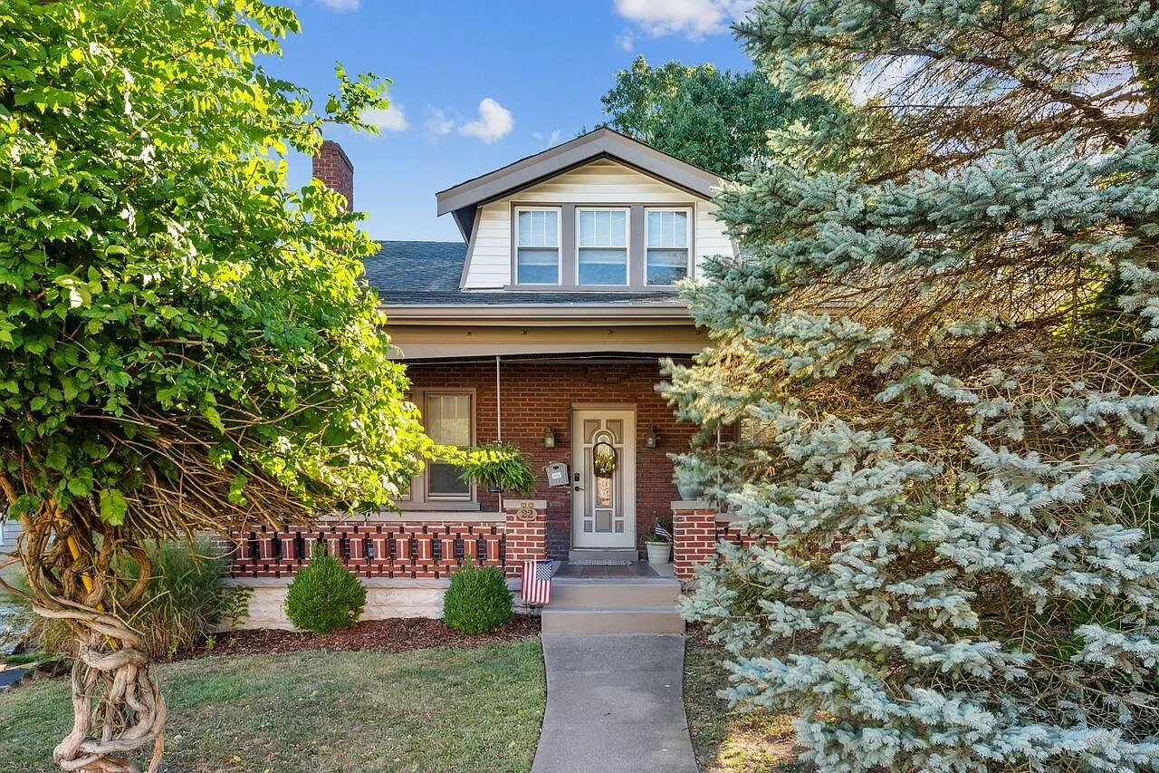 22 Taylor Ave photo 1