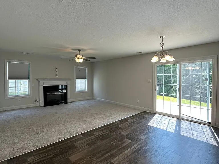 400 Amethyst Ct — Photo 3