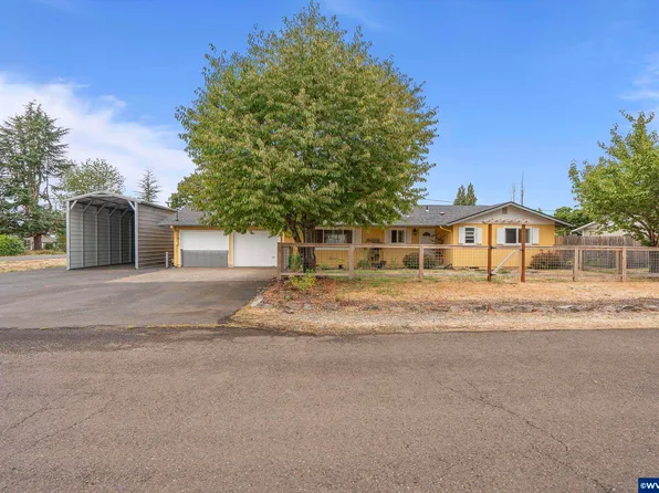 117 E Worley Ave, Brownsville, OR 97327