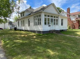 1045 W Larch Ave, Muskegon, MI 49441