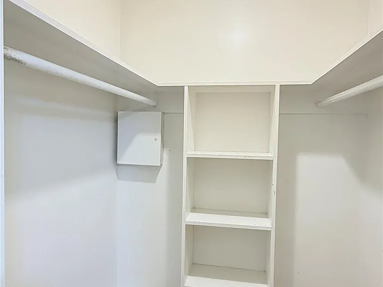7003 Captain Dr — Photo 8