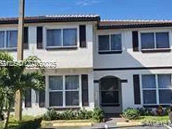 8505 SW 152nd Ave APT 272, Miami, FL 33193