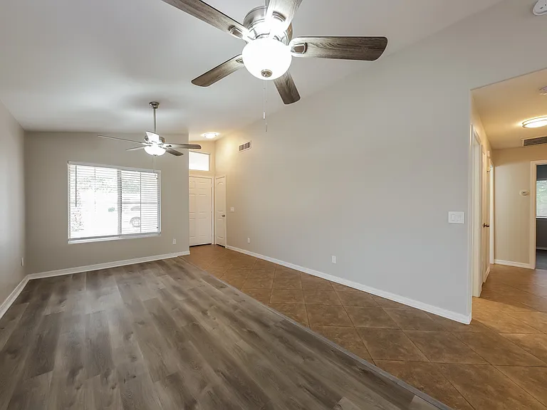 10313 N 94th Ln — Photo 3