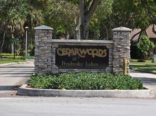 2371 Poinsetta Ct, Pembroke Pines, FL 33026
