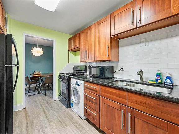 4th image of 215 Piedmont Ave NE APT 303