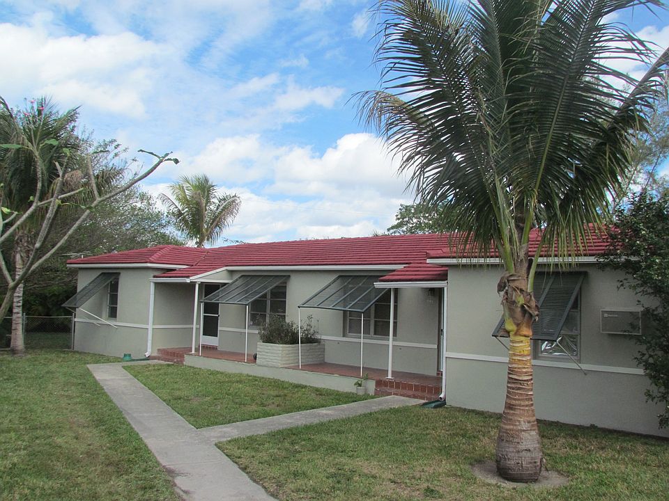 1st image of 941 NE 107th St