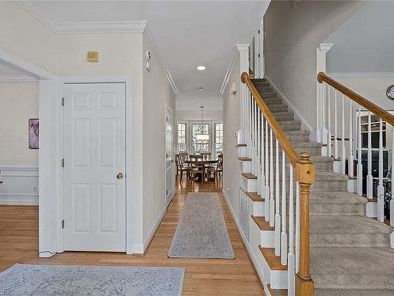 4th image of 6 Saint Andrews Ct